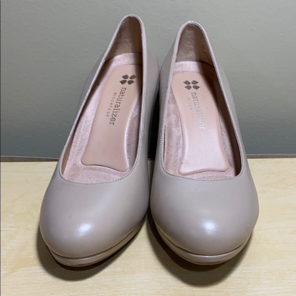 Naturalizer N5 Contour Leather Pumps